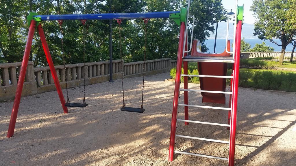Gospoja Park & Beach Apartment Връбник Екстериор снимка